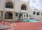 4 Bedroom All Ensute Beach house with pool in Nyali