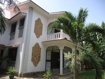 4 Bedroom Massionate for sale,All Ensuite own compound