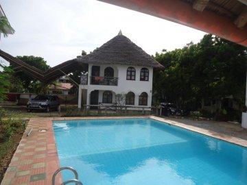 1 Bedroom cottage for rent,Shanzu with pool -