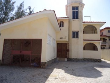 4 Bedrooms Massionatte,own compound for rent in Nyali