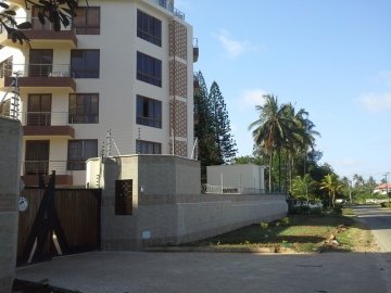 3 bedroom seaview Apartment with Swimming pool for rent