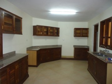 3 Bedroom apartment with pool for sale