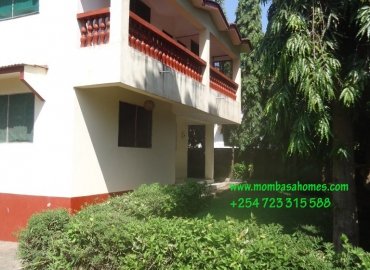 3 Bedroom House on 1/4 of an Acre,Shanzu