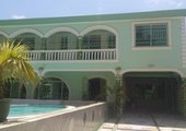 10 Bedroom Fully Furnished House with pool to Let -