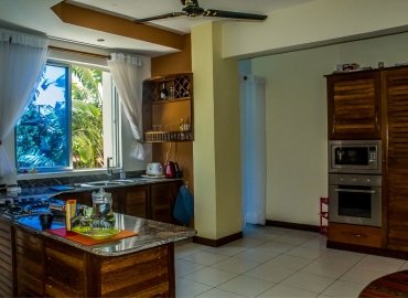 2 bedroom Fully Furnished beach apartment for rent