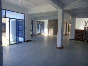 4 Bedrooms Executive Villa to let in Nyali with own pool