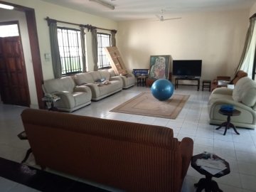 4 units of 4 bedrooms Massionatte for sale in prime plot touching Links road