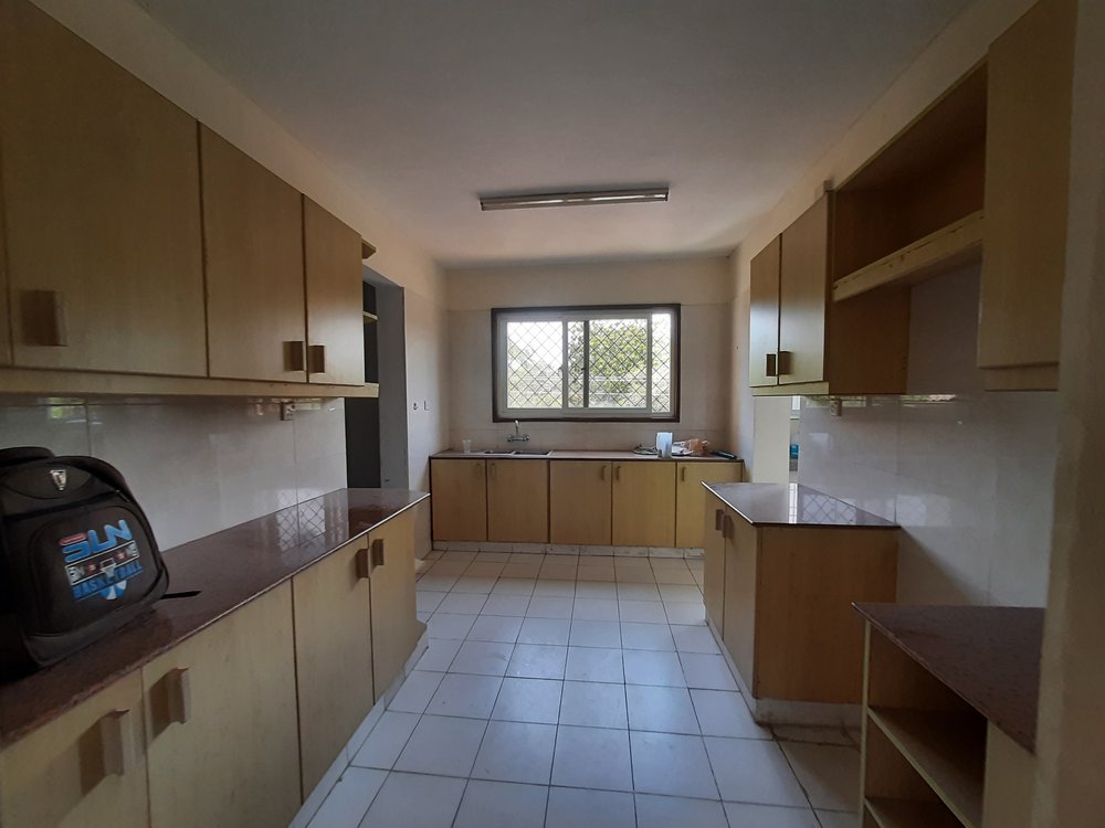 2/3 Bedroom Beach  Apartment For Sale In Nyali
