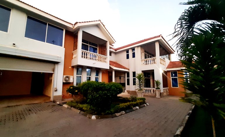 6 Bedrooms Ambassadorial Mansion For Rent in Bamburi