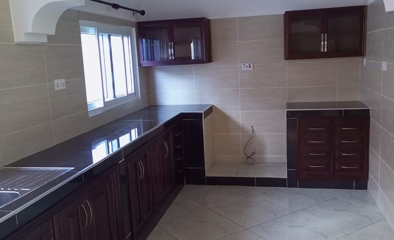 For sale own compound house in Bamburi