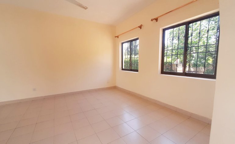 4 bedrooms villa for rent in Nyali.